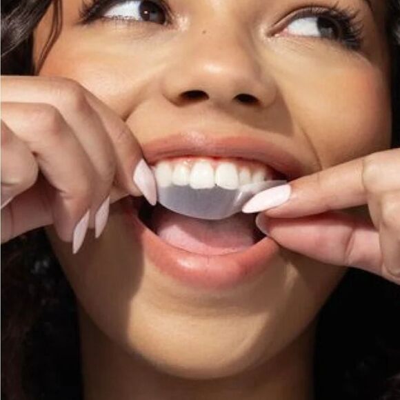 Burst Teeth Whitening Breath Strips- Polar Mint - Picture 4 of 9